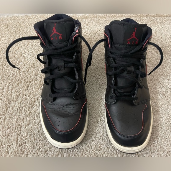 Nike Air Jordan 1 retro mid red & black size 6.5 youth 7 women  sneakers casual - Picture 4 of 15